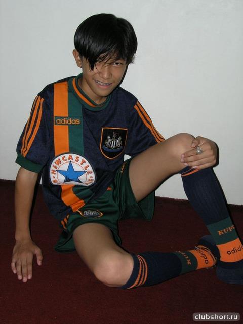 8444_asian-boys-in-shorts-ru-128.jpg